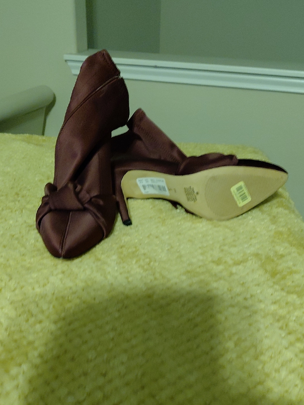 Women's Burgundy Satin Knot Pointed-Toe Heels Size 8